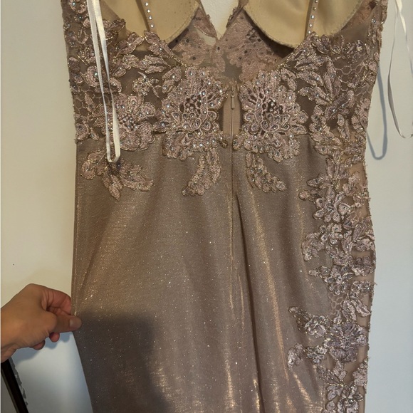 Elegant Beaded Lace Gown Camille La Vie Size 8 - Picture 7 of 8